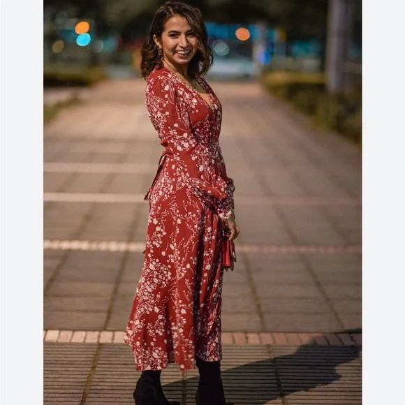 Reformation red floral wrap crepe midi dress WORN ON TV NEW - Picture 10 of 16